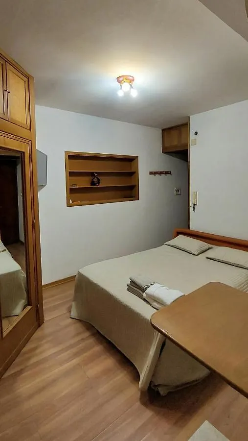 Intero miniappartamento con cucina Palermo 0*,
